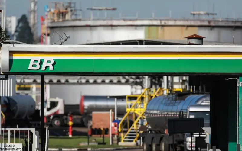 Petrobras: Diesel Mais Caro na Refinaria, Mas Subsídio Garante Preço Estável para o Consumidor; Entenda o Impacto