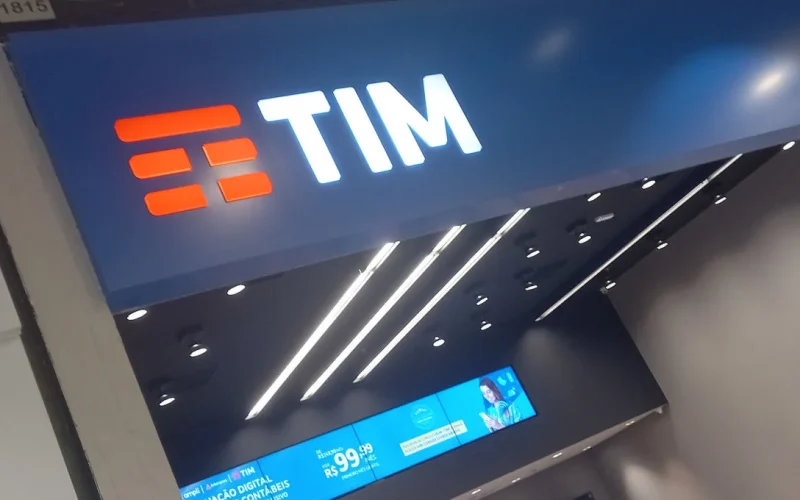 TIM Brasil Sob Novo Controle: Poste Italiane Assume Comando Indireto em Movimentação Surpreendente no Mercado