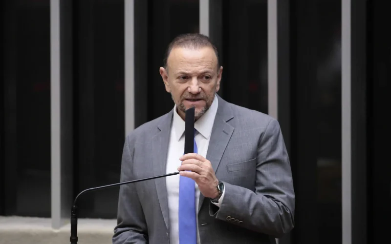 Presidente do PT Minimiza Pedido de Vista de Flávio Dino: Fato Isolado Não Afeta Campanha de Lula