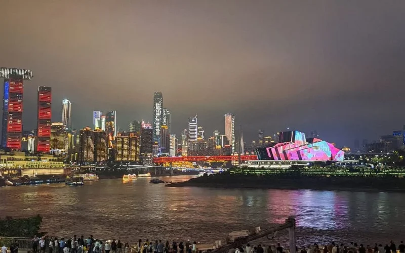 Chongqing: A Gigante Chinesa que Impulsiona a Transformação Econômica e a Nova Rota da Seda