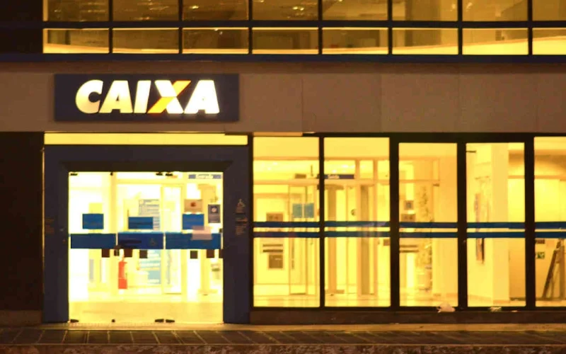 Caixa: Greve dos Bancários Continua? Entenda a Decisão Crucial da Assembleia e o Impasse no Plano de Saúde