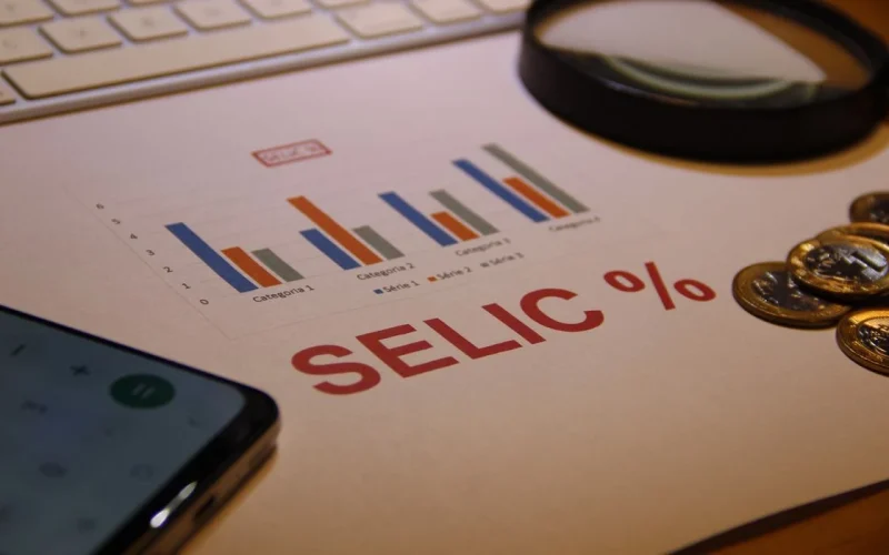Mercado Financeiro Ajusta Projeções: Selic a 13,50% em 2026 e Novas Expectativas para a Economia Brasileira