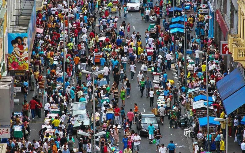Feira do Brás em Crise: MPSP Recomenda Intervenção Urgente Devido à Dívida Bilionária e Irregularidades