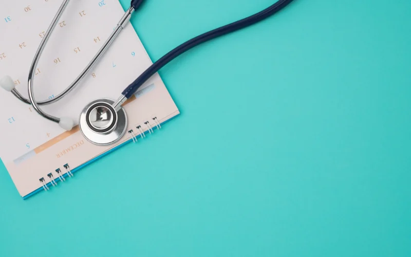 Inteligência Artificial em Hospitais: Aumento de Custos ou Eficiência? Entenda o Debate e os Impactos Financeiros