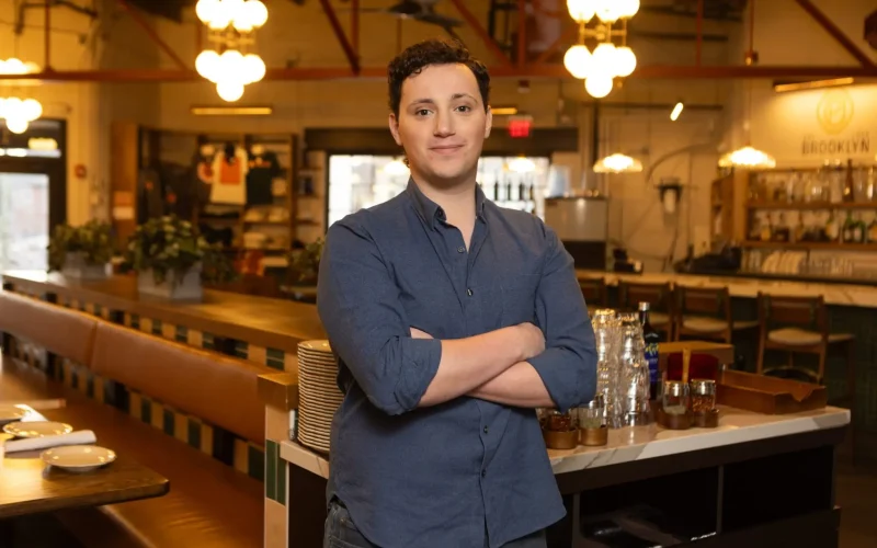 Emprego dos Sonhos na BlackRock Largado por Restaurantes: A Jornada Financeira de Anthony Scotto III