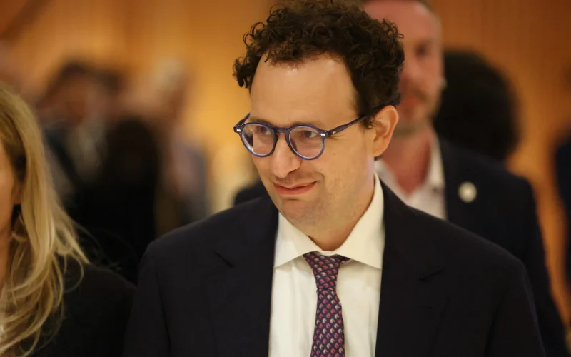 CEO da Anthropic Jantará com Trump: O Que o Encontro Sinaliza para o Futuro da Inteligência Artificial e Investimentos?