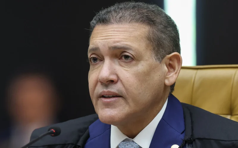 Nunes Marques Suspende Propaganda de Lula sobre Flávio Bolsonaro: Entenda os Impactos para a Campanha e o Debate Eleitoral