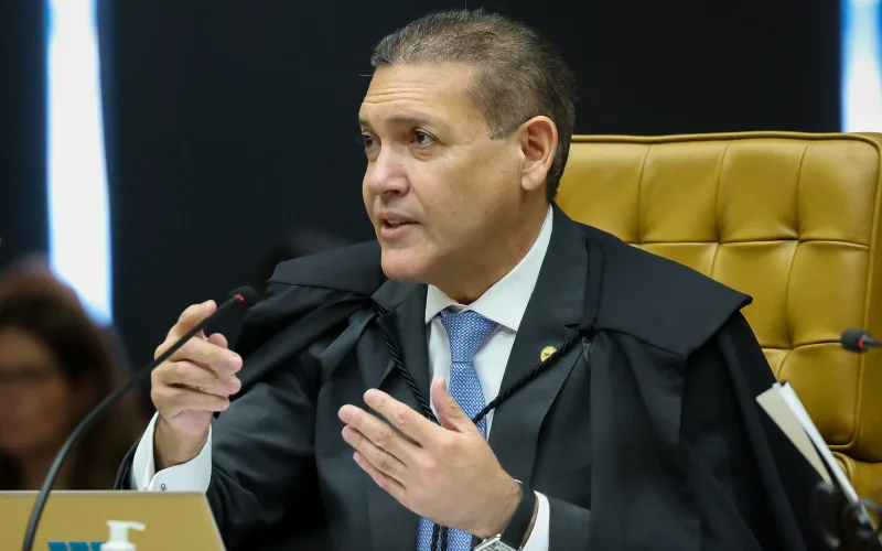 TSE VIRA PALCO DE GUERRA JUDICIAL: Presidente Reclama de "Sobreposição" e Fux Suspende Novamente Posts sobre Nossa Senhora Aparecida