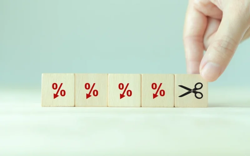 Juros Futuros em Queda Livre: O Que a Moderação dos Treasuries e Falas do Fed Significam para Seu Bolso?