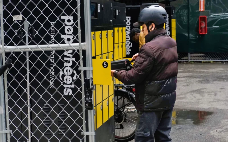 Baterias Pequenas e Distribuídas: A Nova Revolução Silenciosa que Pode Salvar a Rede Elétrica