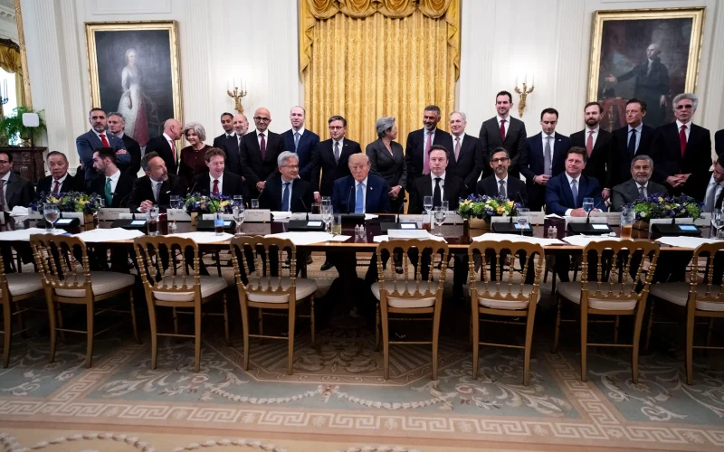 Dia da Marmota no Petróleo: Guerra no Irã se arrasta, eleva preços e desafia Trump antes das eleições