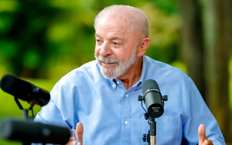 Lula Ataca Flávio Bolsonaro no Flow Podcast: Relação com Vorcaro e Ligações com Milicianos em Foco