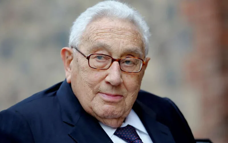Henry Kissinger: O Nobel da Paz que Tentou Devolvê-lo e o Legado Controverso de um Nobelista Rebelde