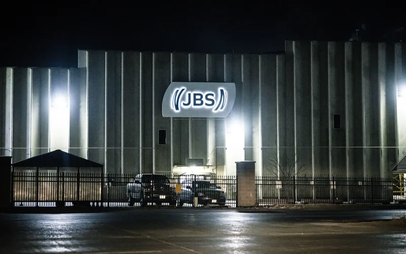 Greve na JBS: Maior Paralisação em Frigorífico em Décadas Abala Produção de Carne nos EUA em Meio a Preços Recordes