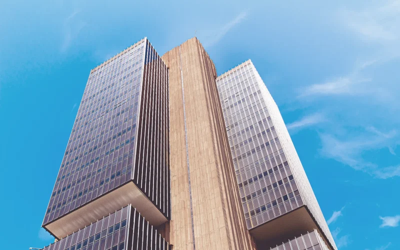 Banco Central encerra regime especial do Banco Master Múltiplo, convertendo-o para liquidação extrajudicial após falha na recuperação da Will Financeira