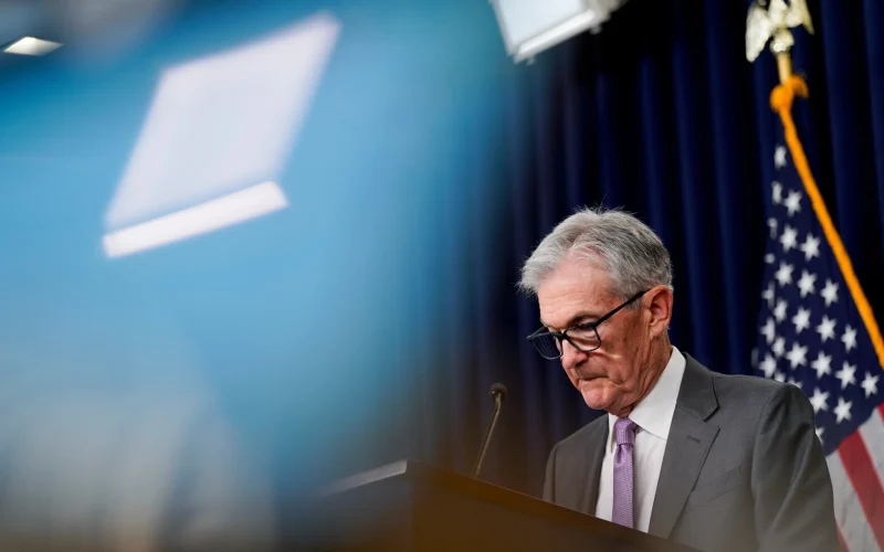 Fed Mantém Juros Inalterados Diante de Inflação e Guerra no Irã, Impactos Incertos no Radar Econômico