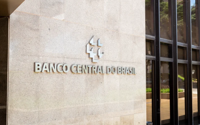 Banco Central Inicia Corte de Juros Após Dois Anos: Selic Cai para 14,75% e Impacta Cenário Econômico