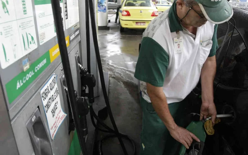 Diesel dispara 20,6% em duas semanas: entenda o impacto no seu bolso e nos negócios