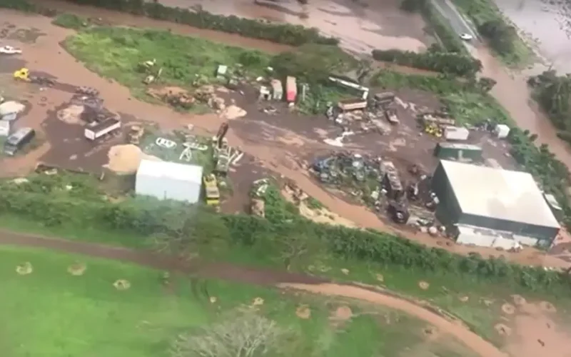 Havaí em Alerta: Pior Inundação em 20 Anos Causa Estragos e Ameaça de Falha em Barragem