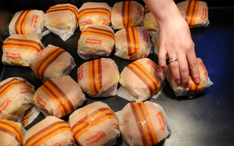 Guerra de Preços no Fast Food: McDonald's e Burger King Apostam em Promoções para Combater Alta da Carne e Conquistar Consumidores