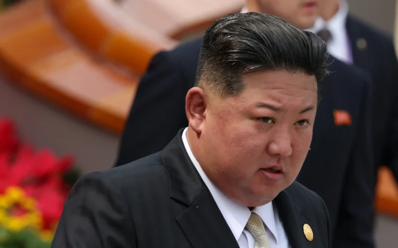 Kim Jong Un Declara Status Nuclear da Coreia do Norte Irreversível e Aponta Sul como Inimigo Mais Hostil