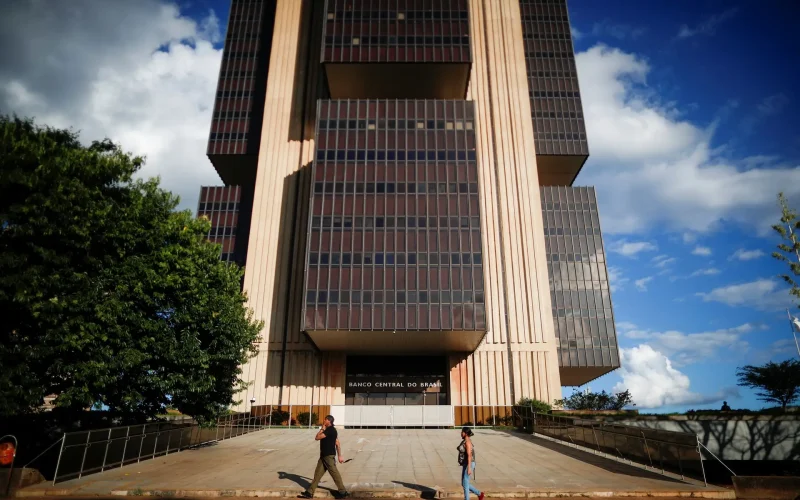 Greve em Santos, Tensão no Irã e Petrobras: O Que Move o Mercado Financeiro Nesta Quarta-feira