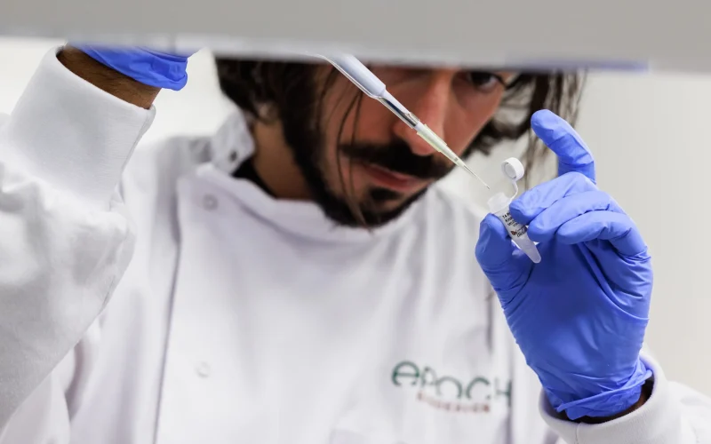 Lululemon Investe Bilhões em Startup que Transforma Roupa Usada em Nova Matéria-Prima para Plásticos