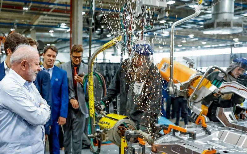 Lula Detona Aumento de Combustíveis: "Malandros" Podem Ser Presos; Entenda o Risco para o Seu Bolso