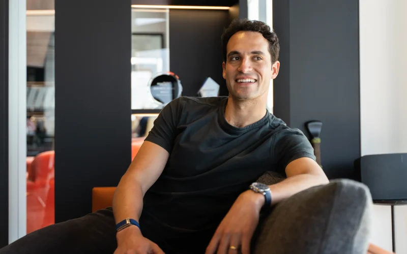 Whoop de LeBron James Mira Mãe: Wearable de Performance para Saúde Familiar e Futuro da Saúde Digital