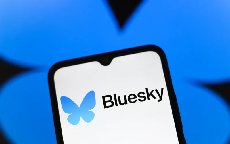 Bluesky Revoluciona Redes Sociais com Attie: IA para Criar Feeds Personalizados e Novos Apps