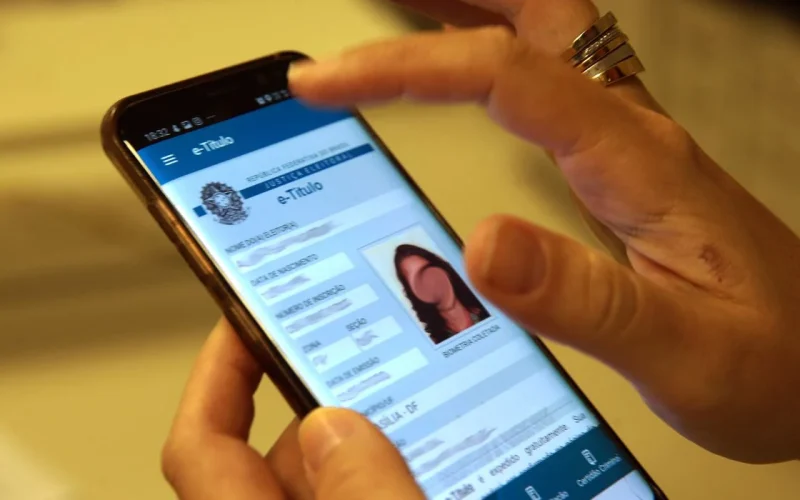 e-Título: Funções Secretas do Aplicativo que Vão Revolucionar Sua Vida e Facilitar o Voto em 2026