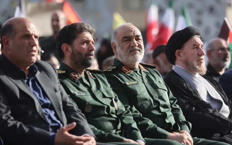 Guarda Revolucionária do Irã Ameaça Universidades Ligadas aos EUA no Oriente Médio: Um Alerta para Mercados e Investidores