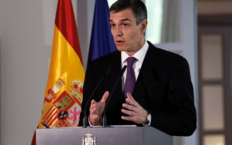 Espanha Bloqueia Espaço Aéreo para Aviões Militares dos EUA em Zona de Guerra: Implicações Econômicas e Geopolíticas para Investidores