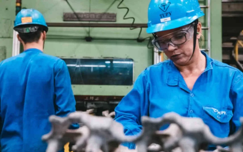 Tupy (TUPY3): Saída de CEO alivia mercado, mas desafios persistem. O que esperar?