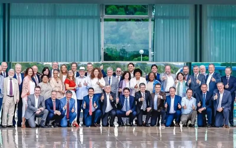 Novos Ministros: Quem Assume e Quais os Impactos Econômicos das Mudanças no Governo Lula Pós-Desincompatibilização?