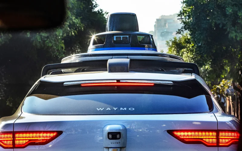 Robôs Secretos: Empresas de Carros Autônomos Recusam Revelar Ajuda Humana Remota em Operações