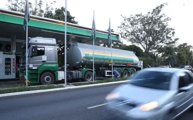 Alívio Imediato? Mais de 80% dos Estados Aderem ao Subsídio de R$ 1,20 no Diesel Importado para Frear Alta