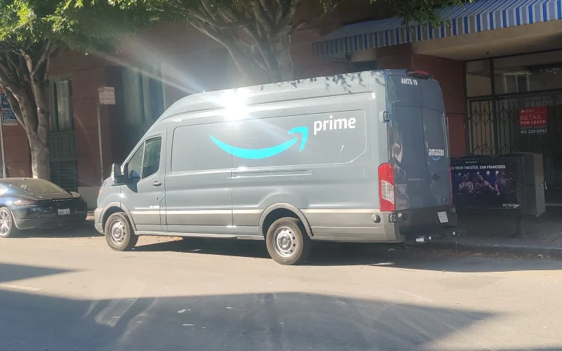 Guerra no Oriente Médio e Sobe Preço: Amazon Impõe Taxa de Combustível e Afeta Vendedores Globais