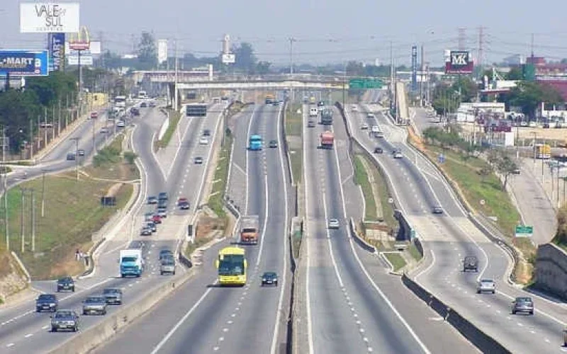 Motiva Arremata Autopista Fernão Dias por R$ 381 Milhões: Uma Gigante em Movimento na BR-381