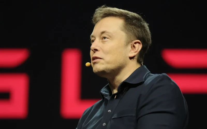 Elon Musk pressiona bancos envolvidos na IPO da SpaceX a comprar assinaturas da IA Grok: o que isso significa para o mercado?