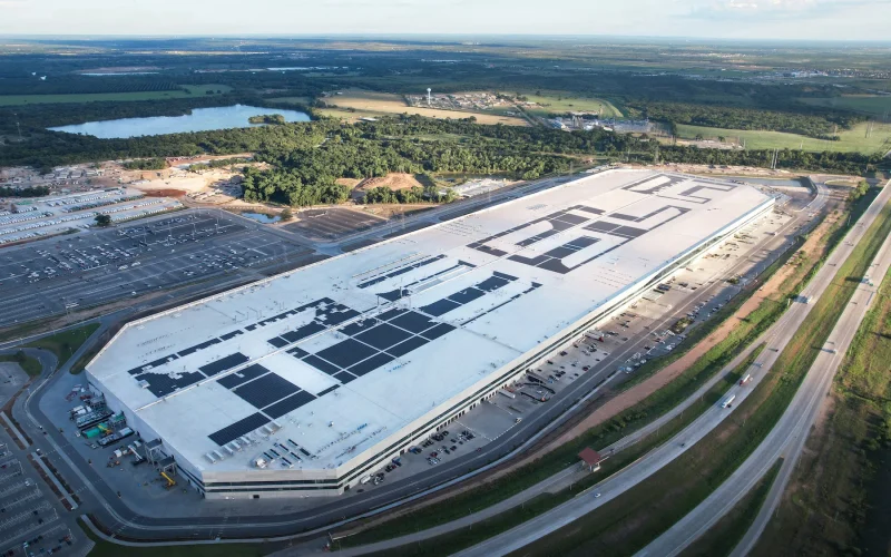 Fábrica da Tesla no Texas Demite 22% da Força de Trabalho em 2025: O Que Isso Revela Sobre a Gigante de Elétricos?
