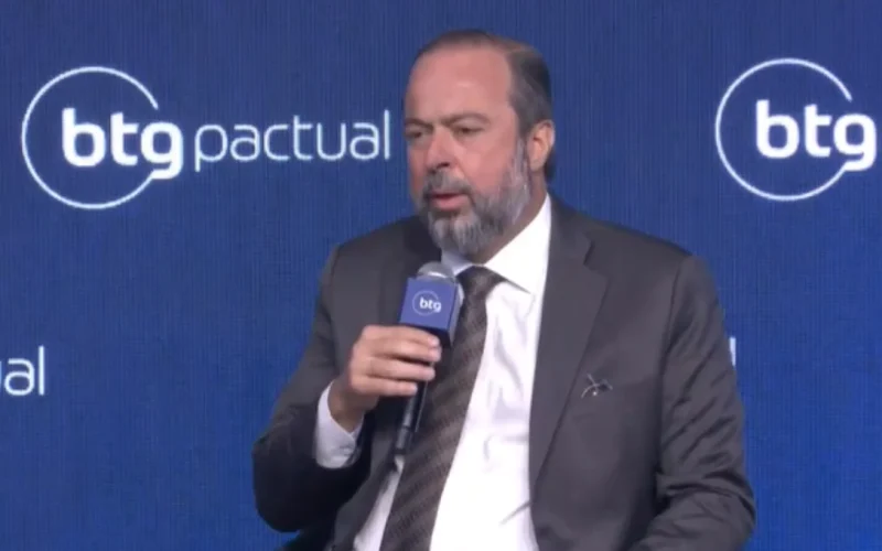 Guerra de Preços nos Combustíveis: Ministro Promete Ação Firme Contra Cartéis e Usura no Brasil