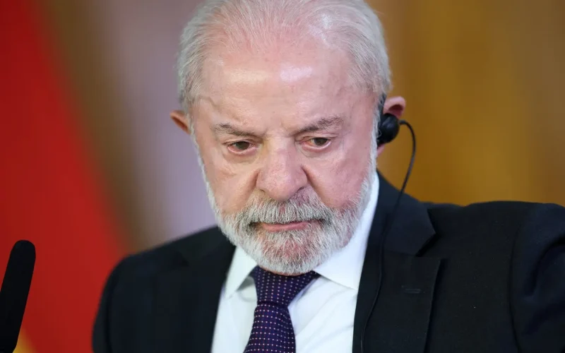 Governo Lula: Menos Mulheres em Ministérios em Ano Eleitoral Desafia Estratégia de Conquista do Eleitorado Feminino