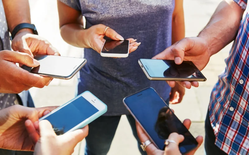 Apps de Amizade Desbravam o Mercado: Conectando Pessoas e Gerando R$16 Milhões em Receita nos EUA