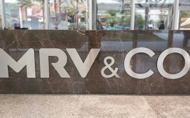 MRV&Co (MRVE3): Caixa Robusto de R$ 387 Milhões no 1T25 Impulsionado por EUA e Novas Regras do MCMV