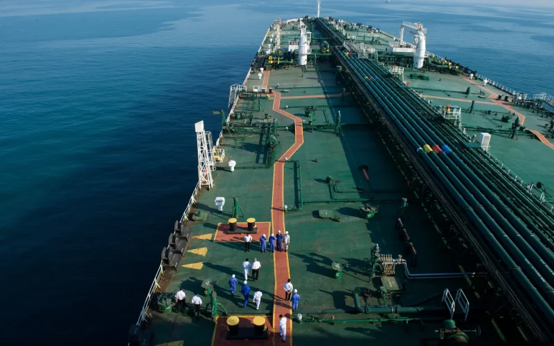 Navios Fantasmas da Venezuela Presos: O Legado das Sanções e o Dilema do Petróleo em um Mercado Global Instável