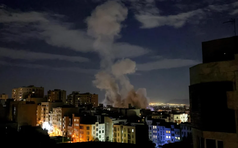 Irã Ameaça Centros de Dados de IA "Stargate" em Resposta a Ataques dos EUA: O Que Isso Significa Para o Mercado Global?