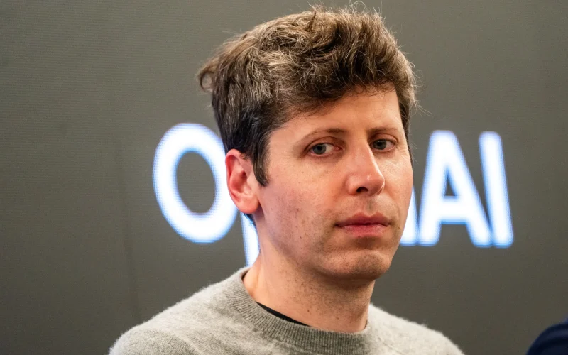 Sam Altman Reage a Ataque em Casa e Artigo Incendiário: O Que Isso Significa Para o Futuro da IA e Investimentos?