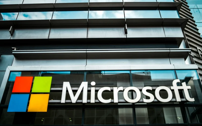 Microsoft Descontinua Outlook Lite: O Que Isso Significa Para Usuários e o Mercado de Apps Leves?