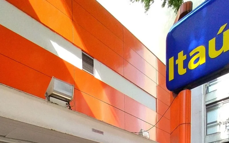 Itaú (ITUB4) Confirma Compra de Ativos do BRB: Entenda o Que Isso Significa Para o Mercado Financeiro
